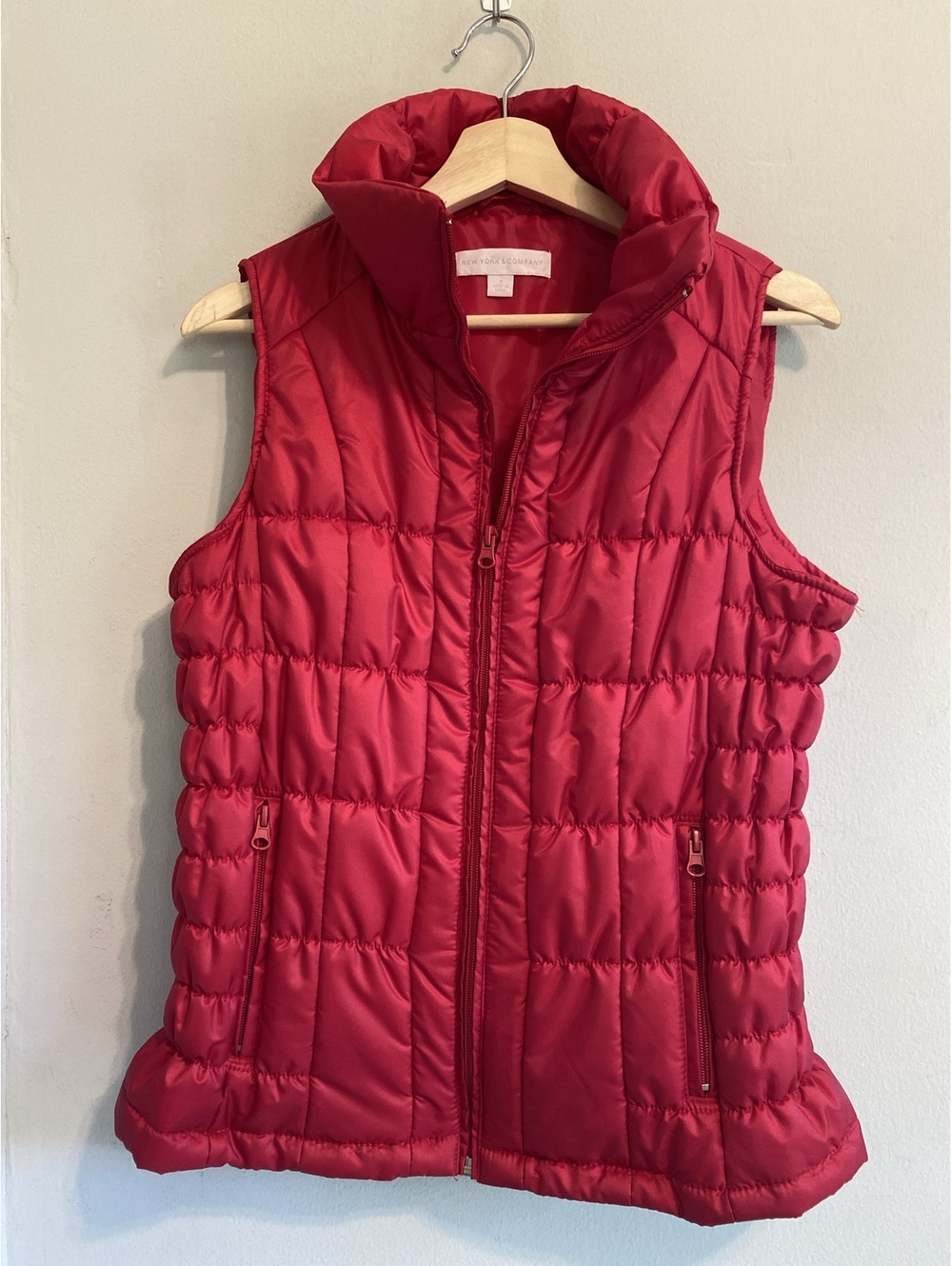 New York & Company Red Quilted Zip Front Puffer Vest M